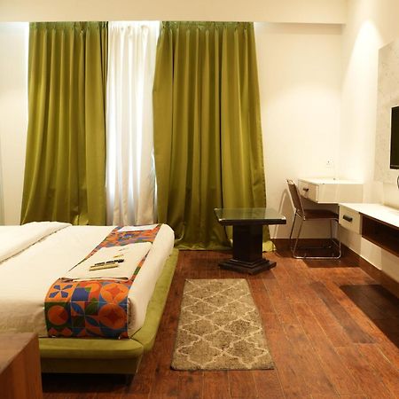 Hotel Elite Sector 45 I Gurgaon Central I Couple Friendly Exterior photo