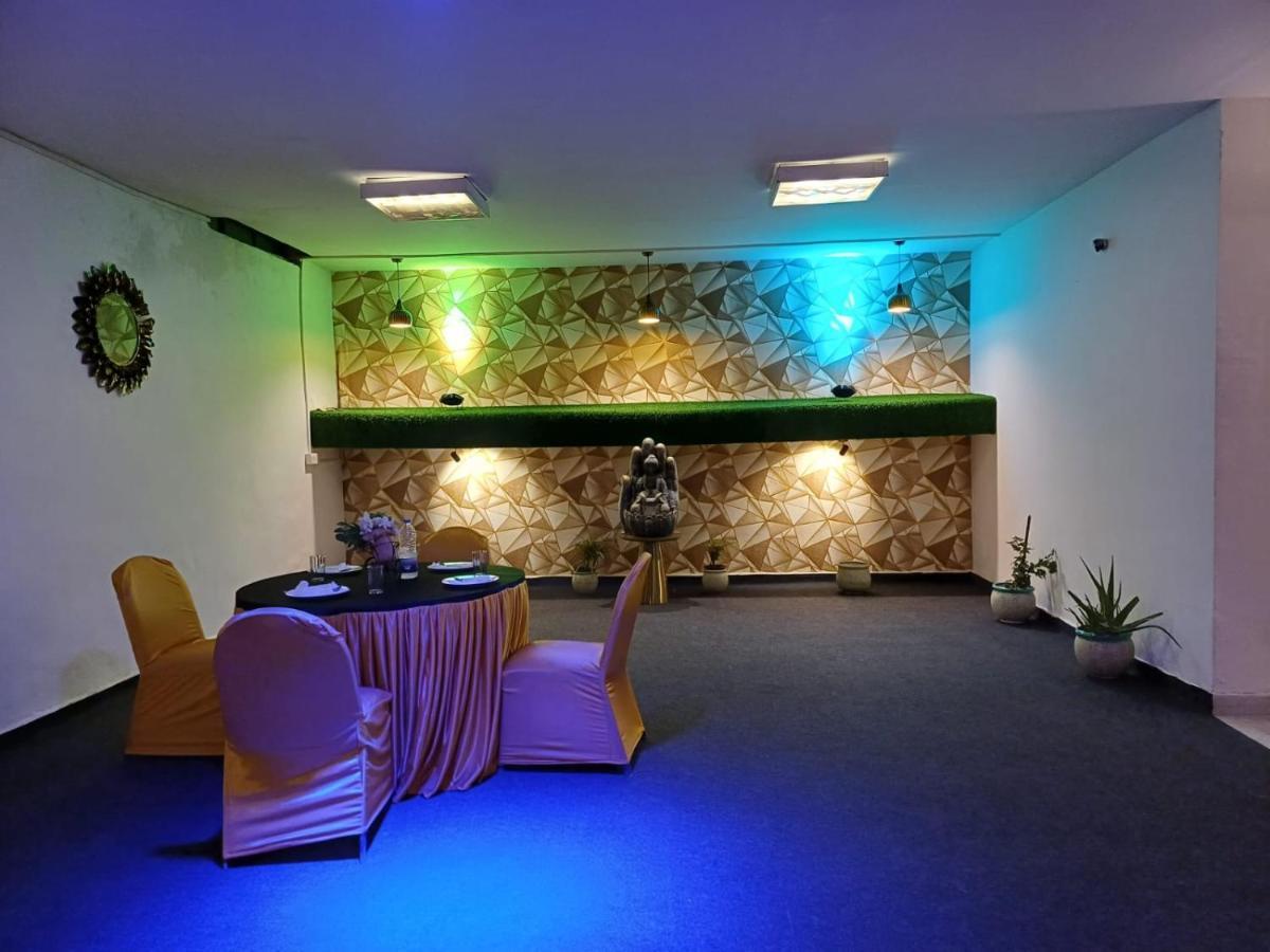 Hotel Elite Sector 45 I Gurgaon Central I Couple Friendly Exterior photo