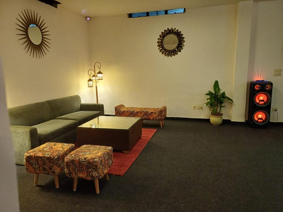 Hotel Elite Sector 45 I Gurgaon Central I Couple Friendly Exterior photo