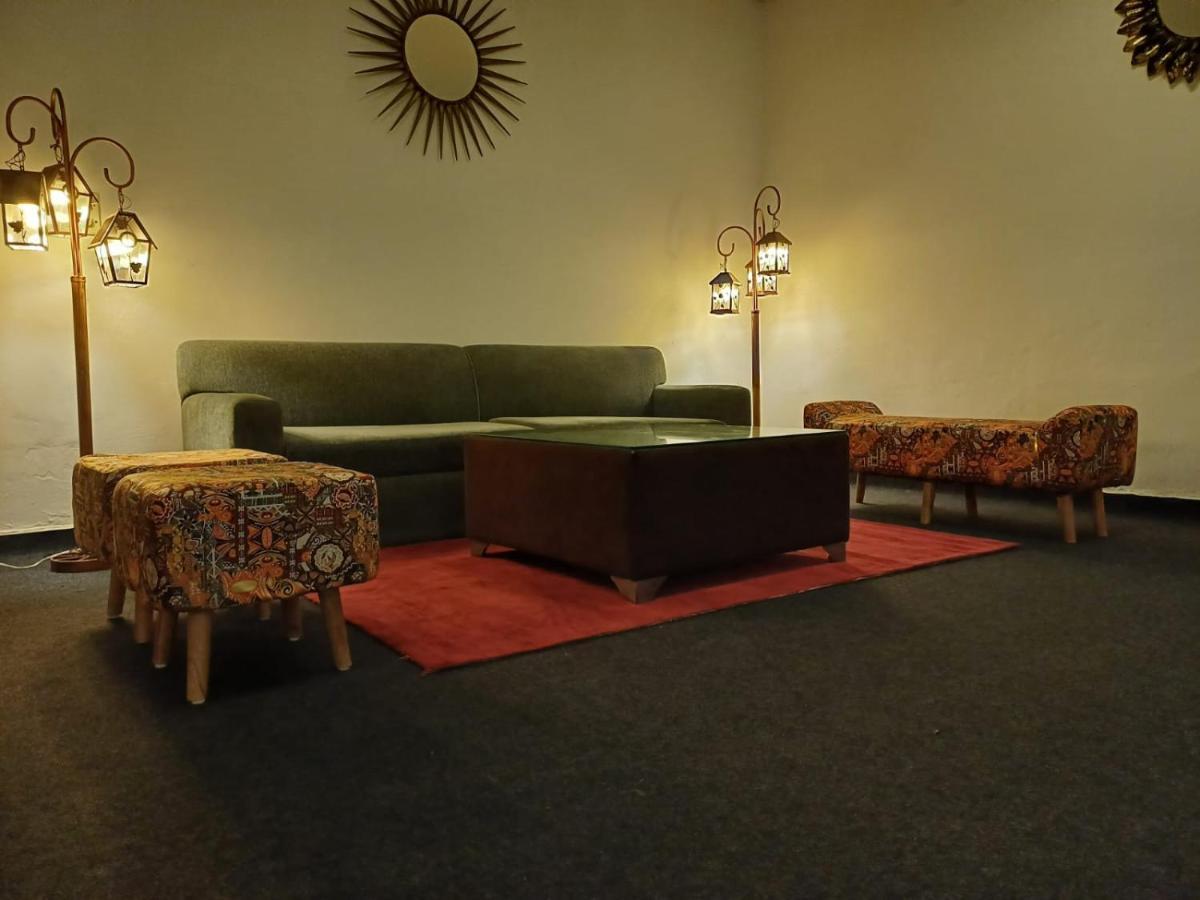 Hotel Elite Sector 45 I Gurgaon Central I Couple Friendly Exterior photo