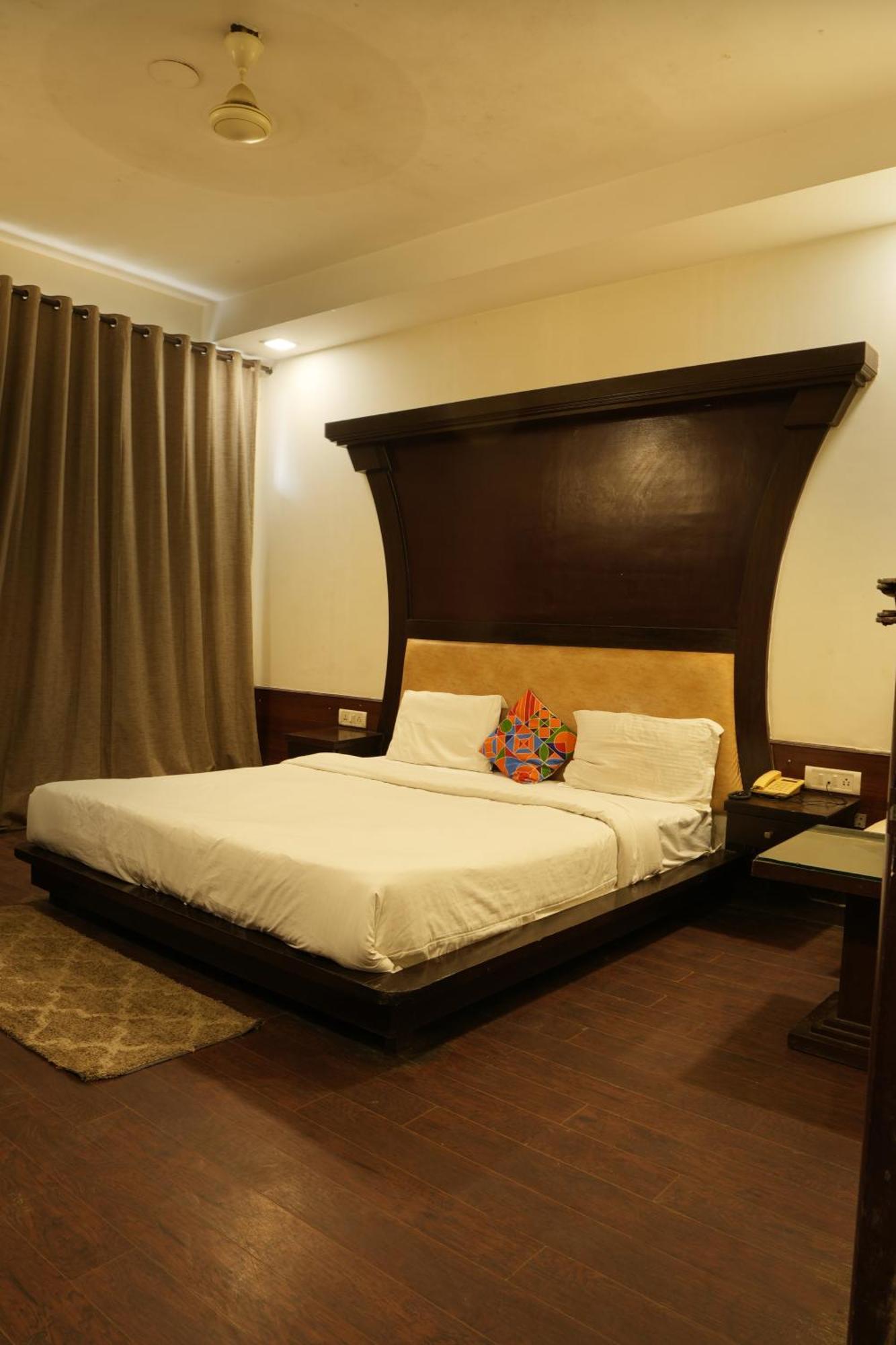 Hotel Elite Sector 45 I Gurgaon Central I Couple Friendly Exterior photo