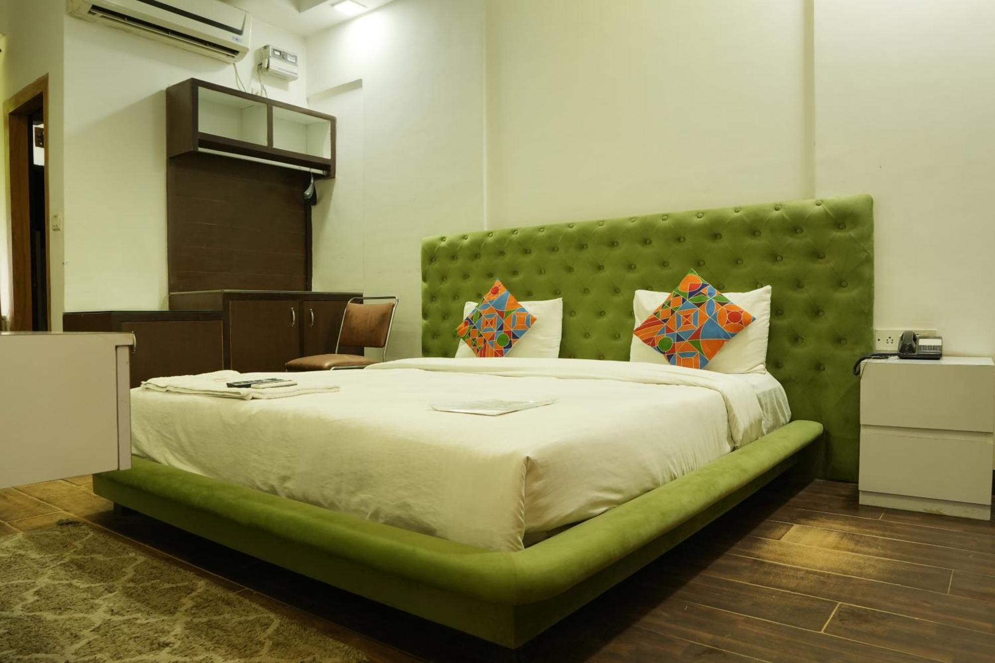 Hotel Elite Sector 45 I Gurgaon Central I Couple Friendly Exterior photo