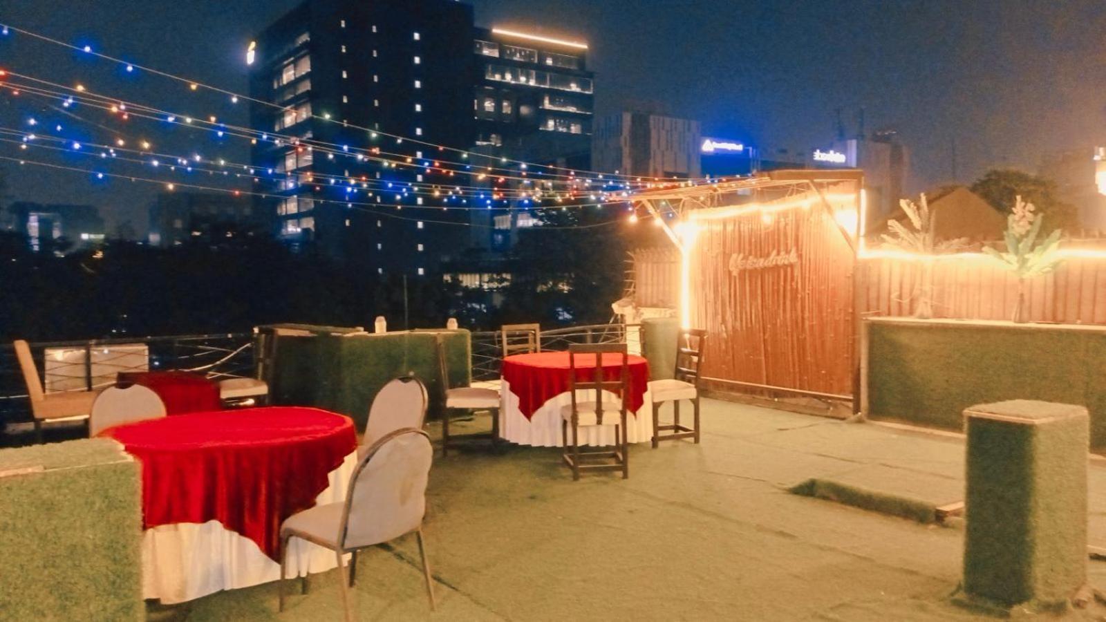 Hotel Elite Sector 45 I Gurgaon Central I Couple Friendly Exterior photo